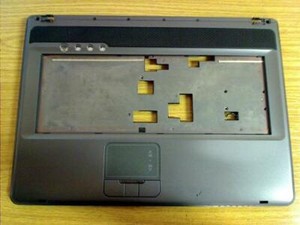 Gehäuseoberteil Oberschale Touchpad aus Clevo M67SRU (1)
