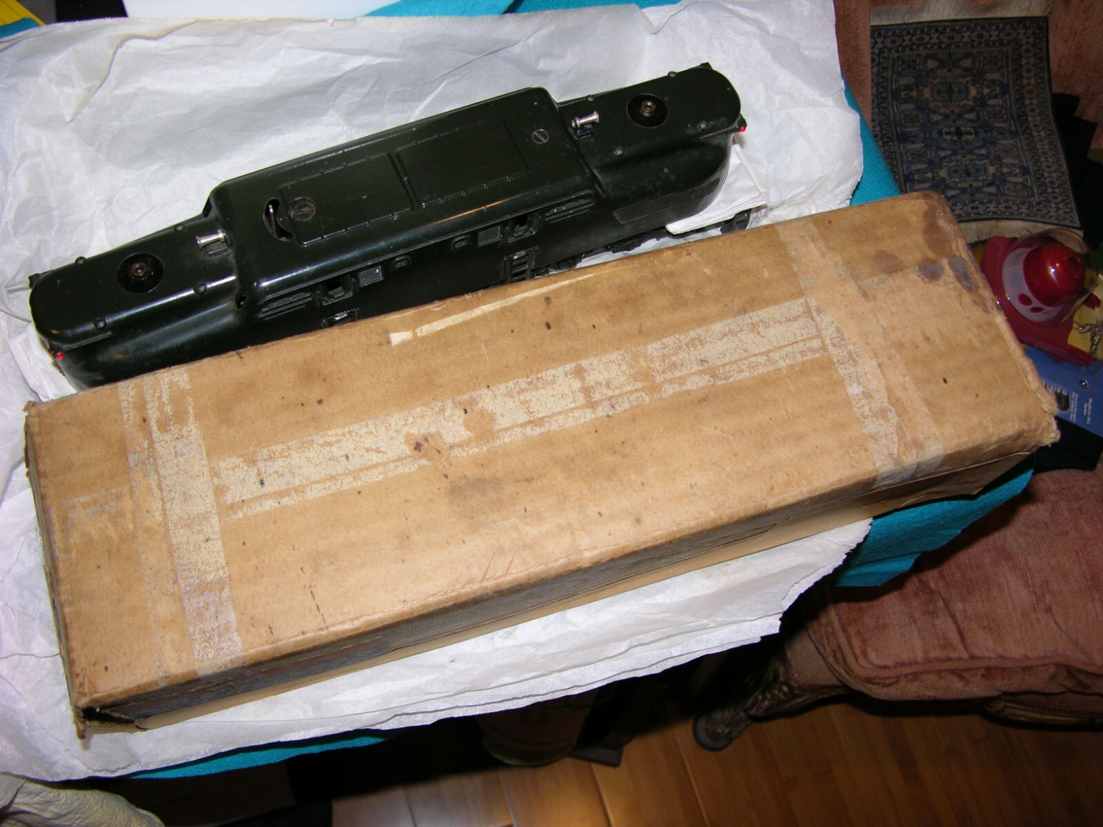 POSTWAR LIONEL 2332 PENNSYLVANIA RAILROAD BRUNSWICK GREEN 5 STRIPE GG1