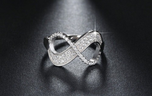 Round Cut Simulated Diamond Stunning Criss Cross Ring In 14k White Gold Plated