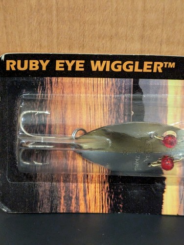 Vintage Gibbs Ruby Eye Wiggler #2 - New on Card - Made in Canada - Picture 4 of 6