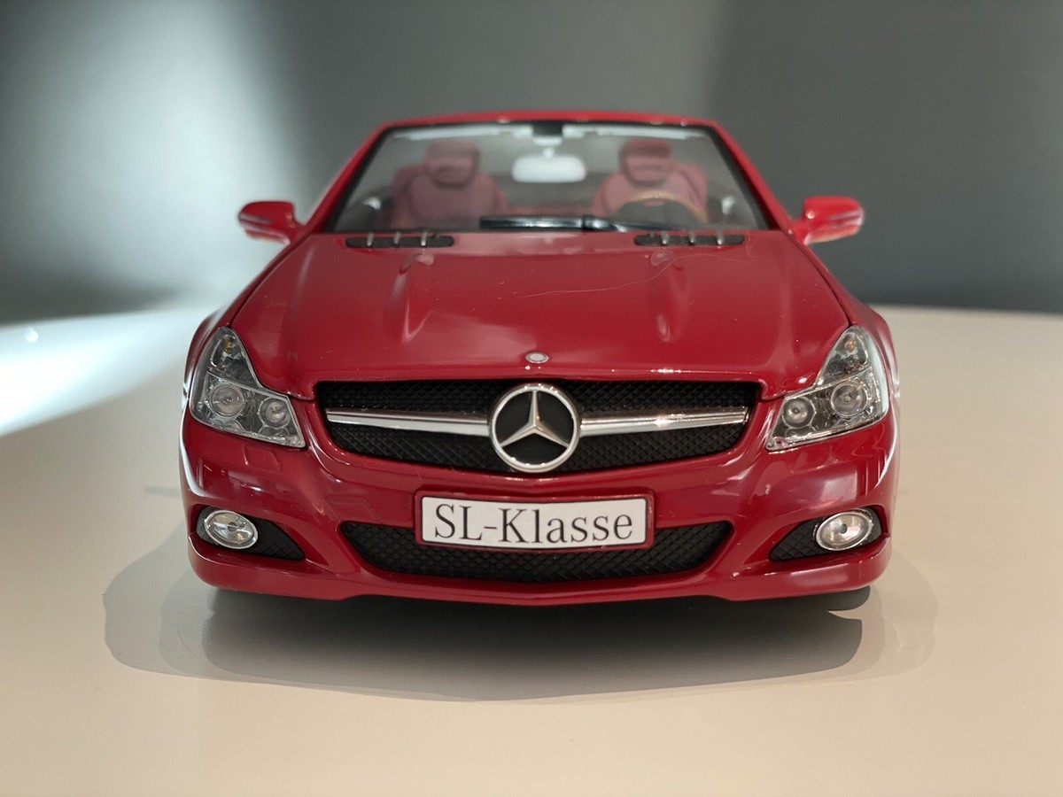 1:18 Minichamps Mercedes SL 500 2009 R230 rot by Raceface