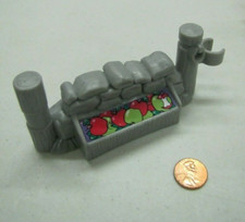 Fisher Price Little People Valla de Piedra Gris Manzanas Para Granja Belén Castillo