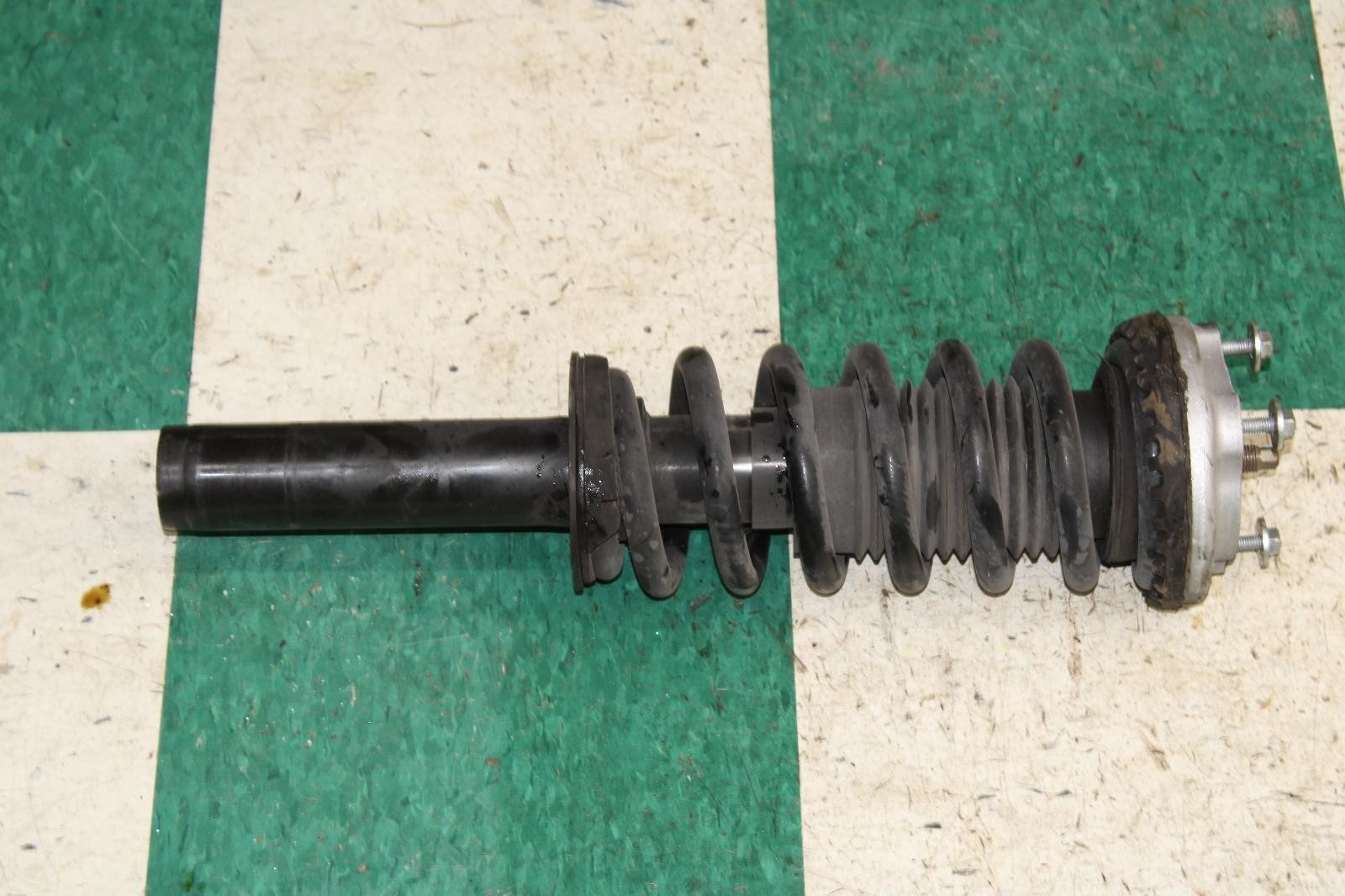 14-17 Ghibli Passenger Side RH Front Suspension Coilspring Strut Shock Unit OEM