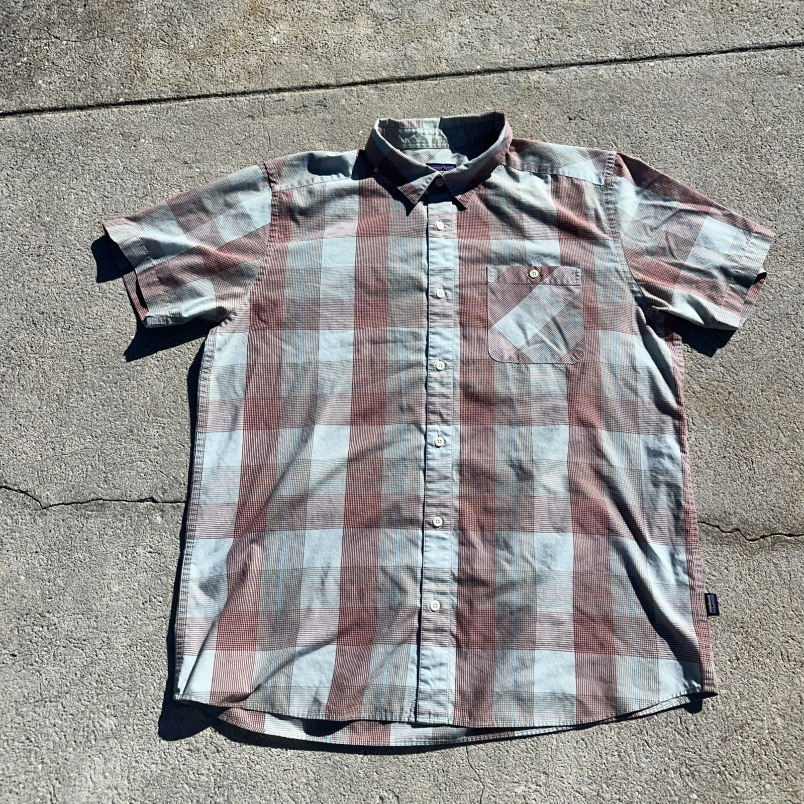 Patagonia Button Up Shirt Mens XL Plaid Organic Cotton Short Sleeve Hike Casual