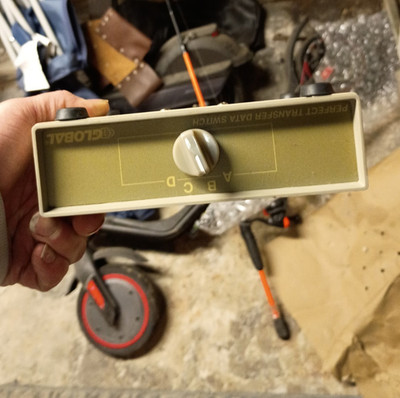GLOBAL Perfect Transfer Manual Data Switch A/B/C/D 1:4 DB25-DB25 Beige