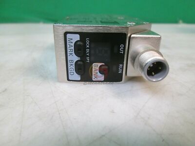 Used Omron E3S-DCP21-IL3 E3SDCP21IL3 Color Mark Photoelectric Sensor