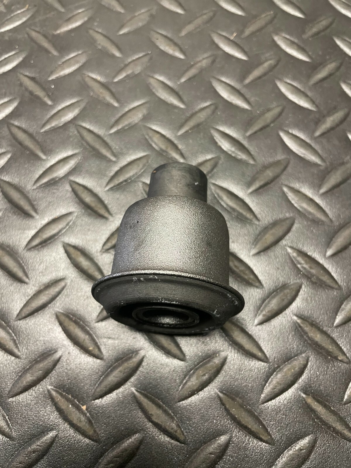 Front Outer Control Arm Bushing - 31-12-1-123-037 / 7214 -For BMW 