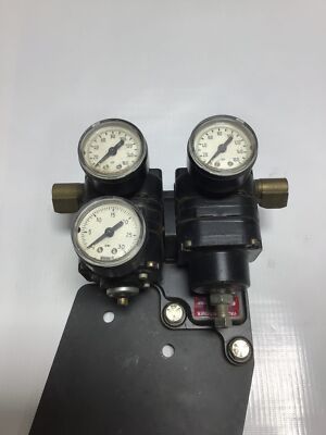 Bellofram Type 80 Valve Positioner with Black Wika Pressure Gauges