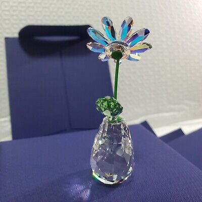 SWAROVSKI 2019 EVENT PIECE FLOWER DREAMS DAISY AB #5529233 SWAROVSKI 2019 EVENT PIECE FLOWER DREAMS DAISY AB #5529233