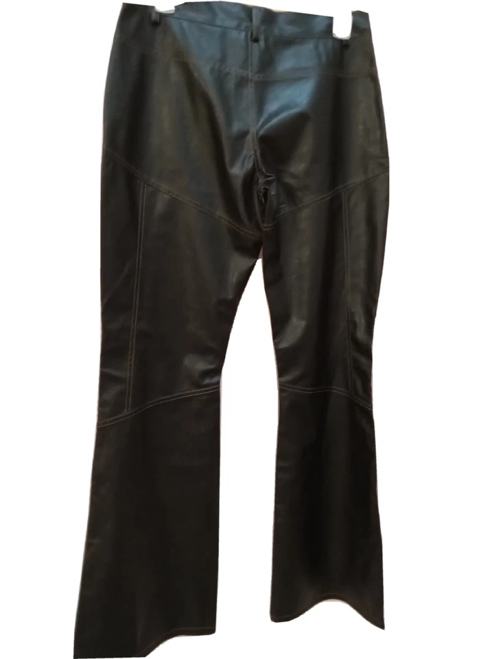 Womens Black Faux Leather Pants, Outer Edge size 7 Ex. Condition - Image 4 of 4