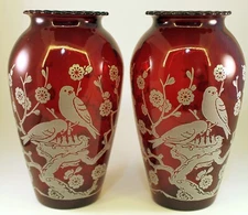 Set Of 2 Vtg Anchor Hocking Red Vases With Asian Floral & Bird Motif