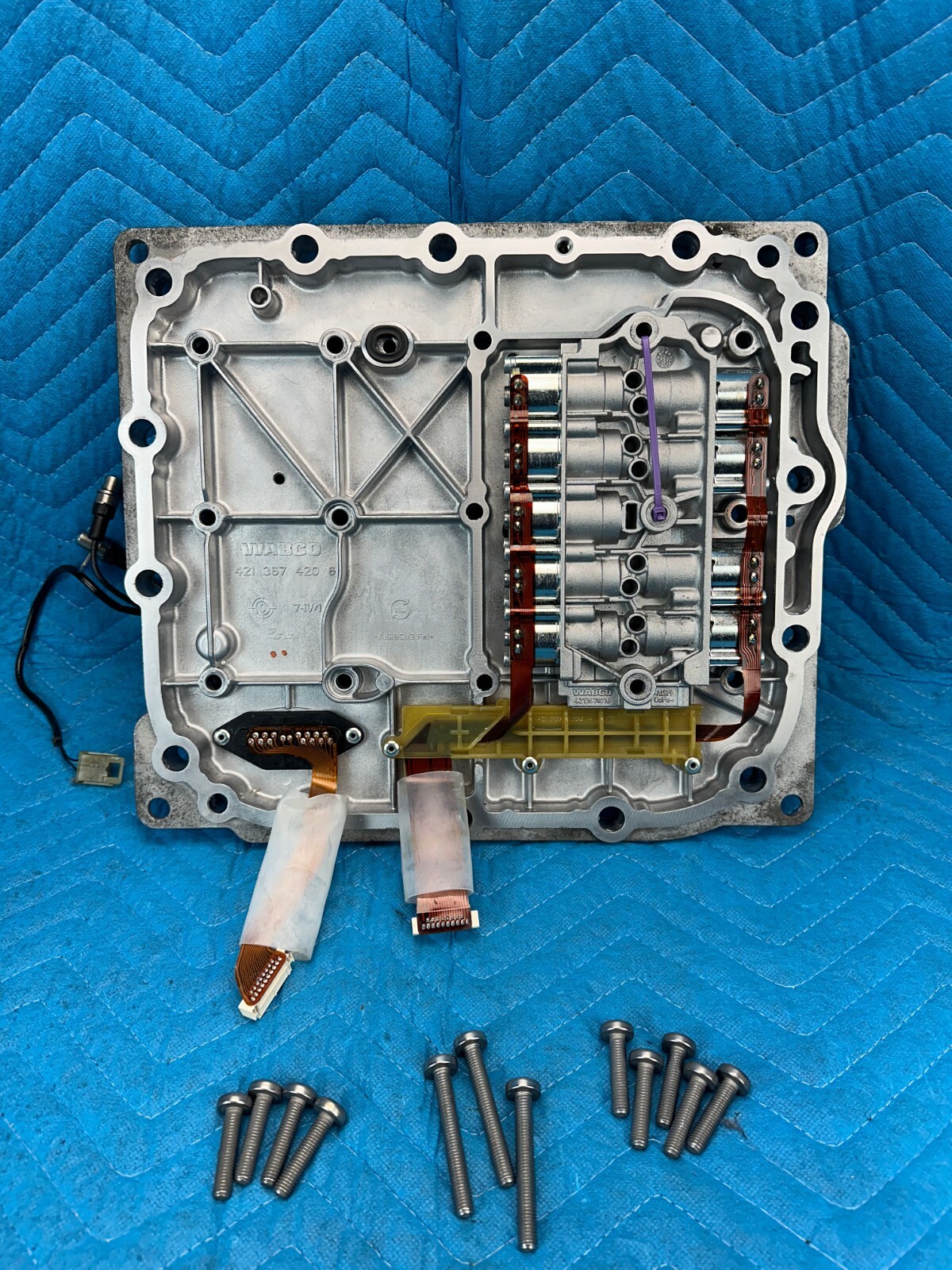 Volvo VNR Valve Bodies With Solenoids 288k 2021 OEM | eBay 