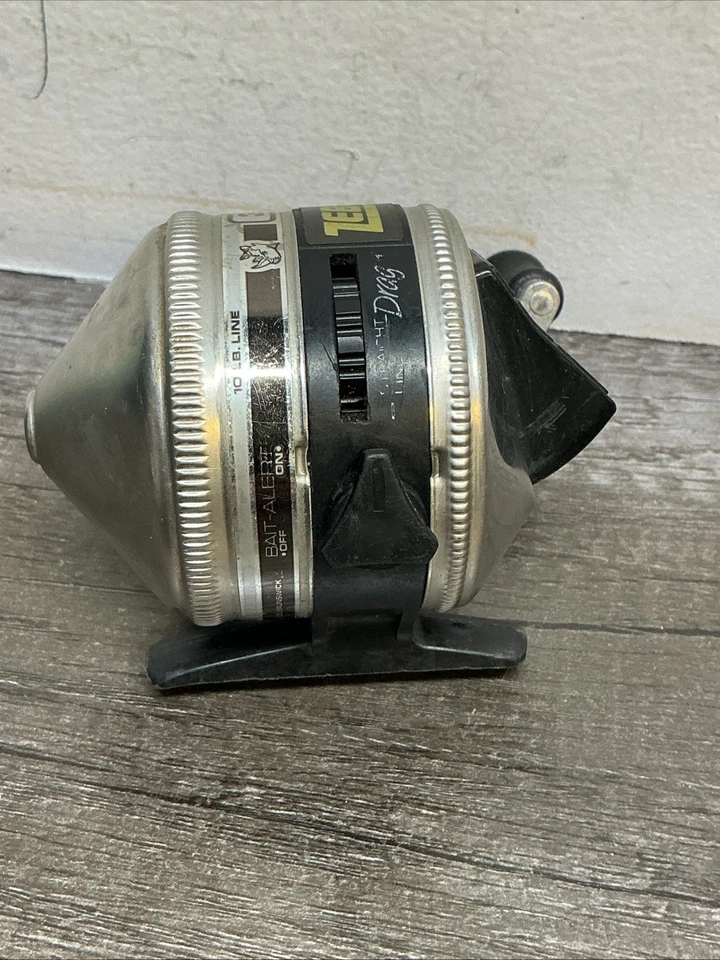 CARRETE SPINCASTING CARA CERRADA RESISTENTE RINOCERONTE ZEBCO #33 HECHO EN EE. UU.🐠 Foto 2 de 4