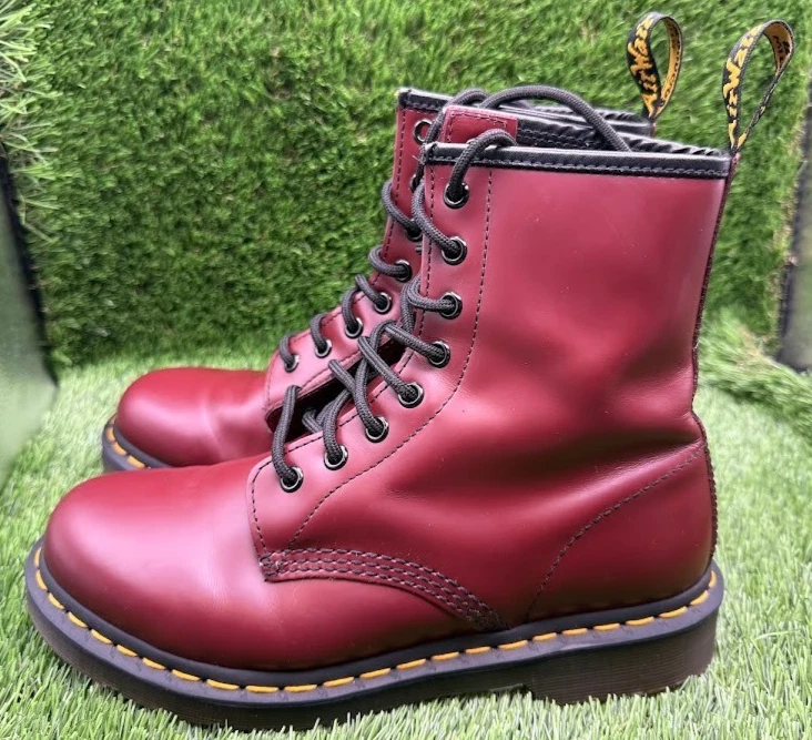 Dr. Martens 1460 Women’s Boots Cherry Red Smooth Leather 8 Eye Lace Up Size 8 - Image 3 of 4