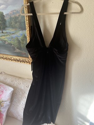 EXPRESS NWT BLACK V NECK VELVET MED DRESS BUST 36 LENGTH 44 BACK ZIPPER  MSRP 80$ | eBay