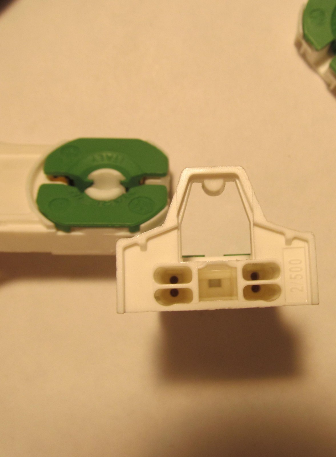 10 NEW AAG STUCCHI T8/T12 TOMBSTONE FLUORESCENT BIPIN T140 LAMPHOLDERS