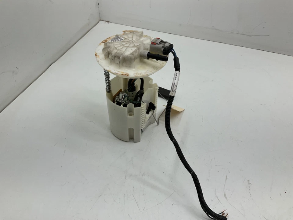 Dodge Grand Caravan Town & Country 2008-2010 conjunto de bomba de combustible 04721511AC OEM Foto 2 de 4