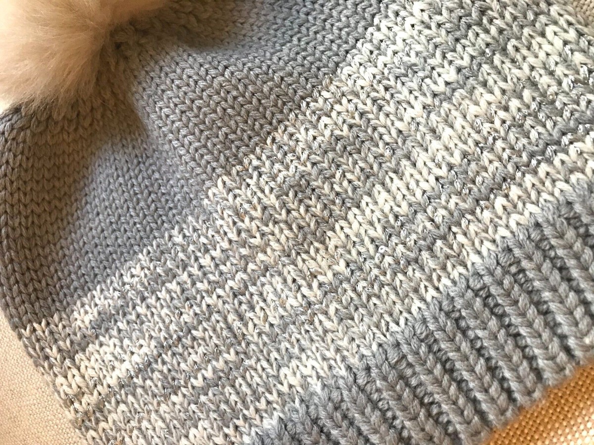 UGG Gray Shearling Marled Knit Beanie Hat Pom Pom | Size O/S 
