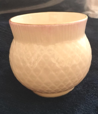2001 Belleek In Retrospect Windlicht Distelmuster - ohne Verpackung - 7 cm