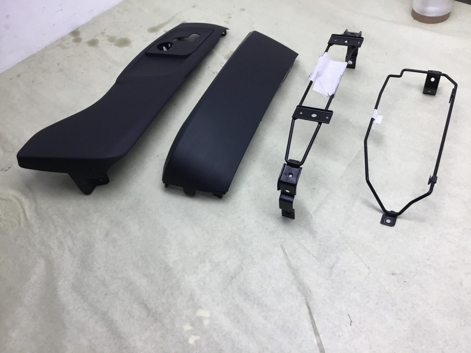 Maserati GHIBLI Front Right Seat Cover Trim Bracket Panel Set 14 15 16 - 19  |:O