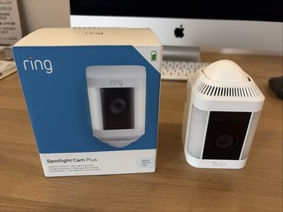Ring Spotlight Kamera Plus Akku Überwachungskamera