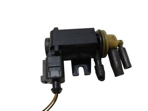 Volkswagen Touran II 2012 Diesel 77kW Turbolader Druckwandler Magnetventil