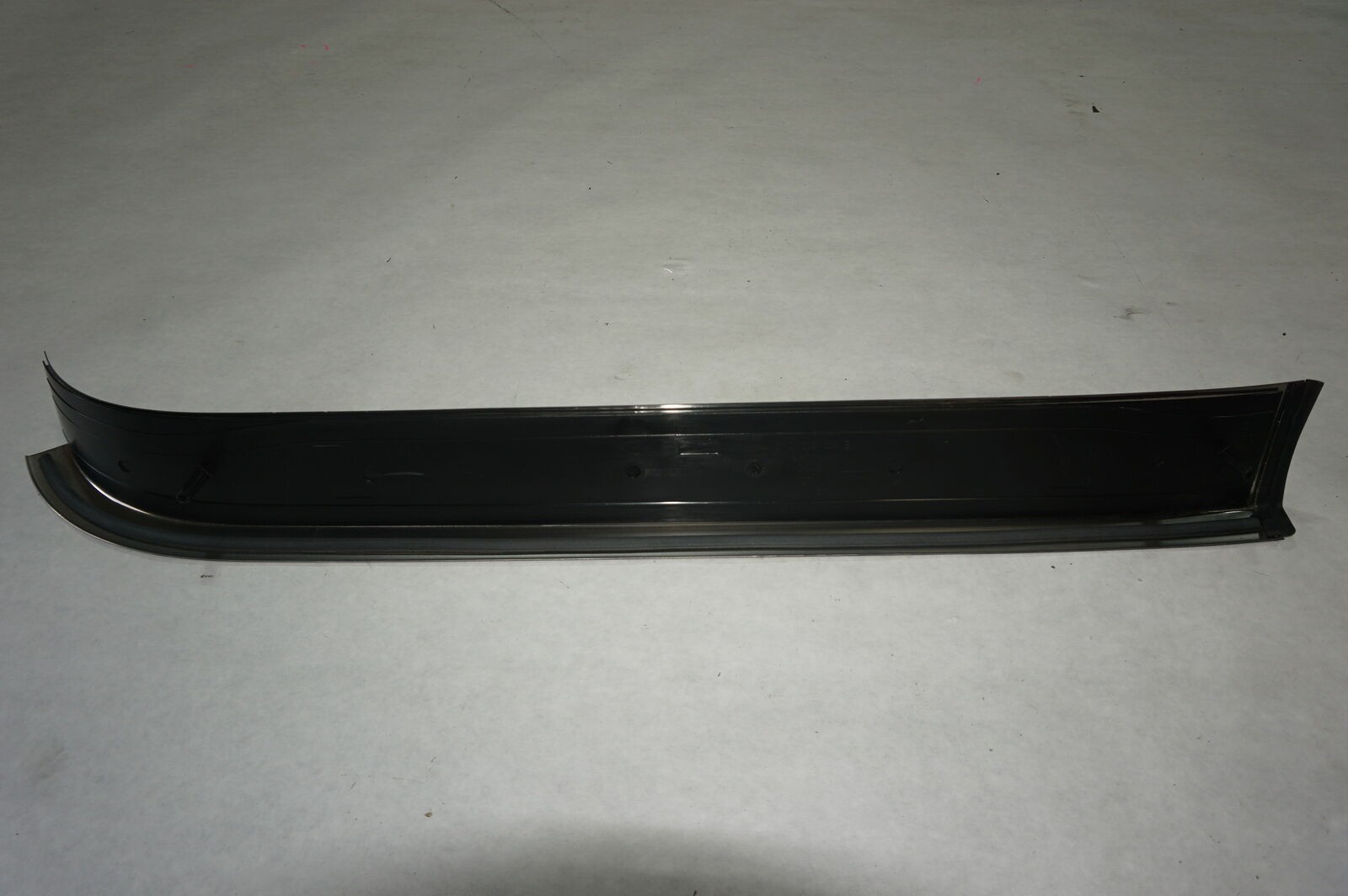 BENTLEY FLYING SPUR SILL PANEL SCUFF TRIM 2006 2007 2008 2009 2010 3W5853538B