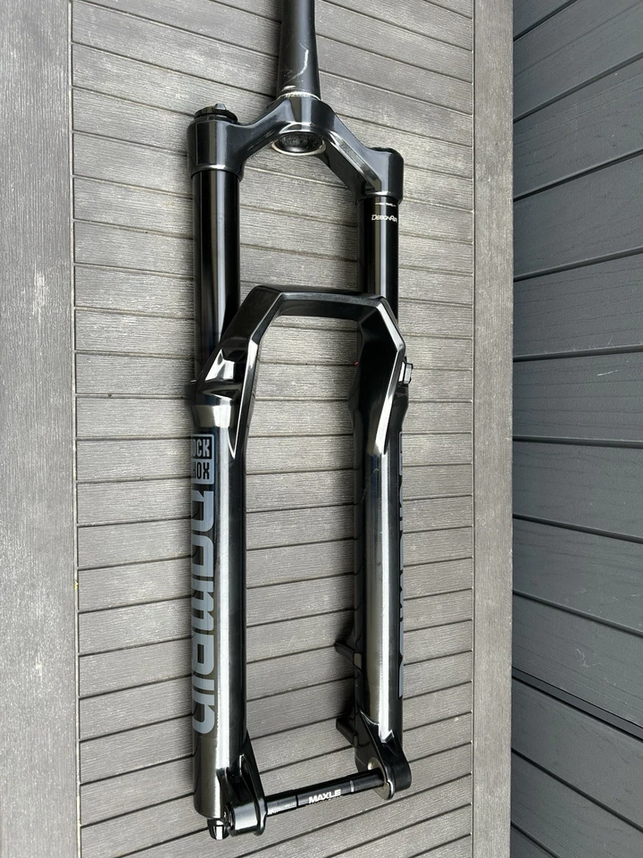 2023 Rockshox Domain RC 29er Suspension Fork Boost 160mm 44mm Offset Tapered - Image 3 of 4