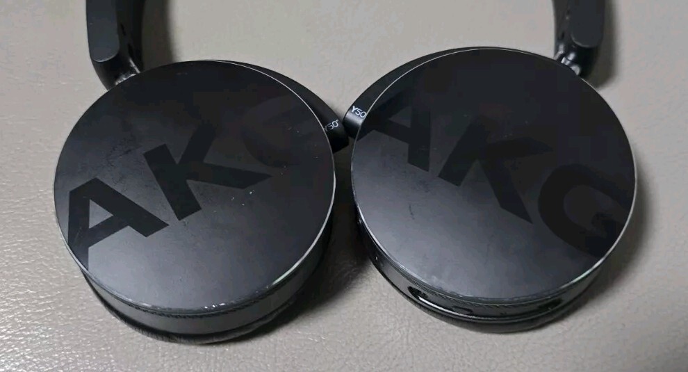 AKG Bluetooth ヘッドフォン（Y50 BT) Y50BT(ワイ50ビーティー) : AKG/Bluetoothヘッドホン,ワイヤレス