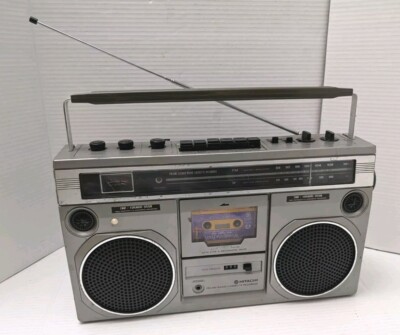Vintage Hitachi Ghetto Boom Box TRK-7500H Cassette Player Recorder