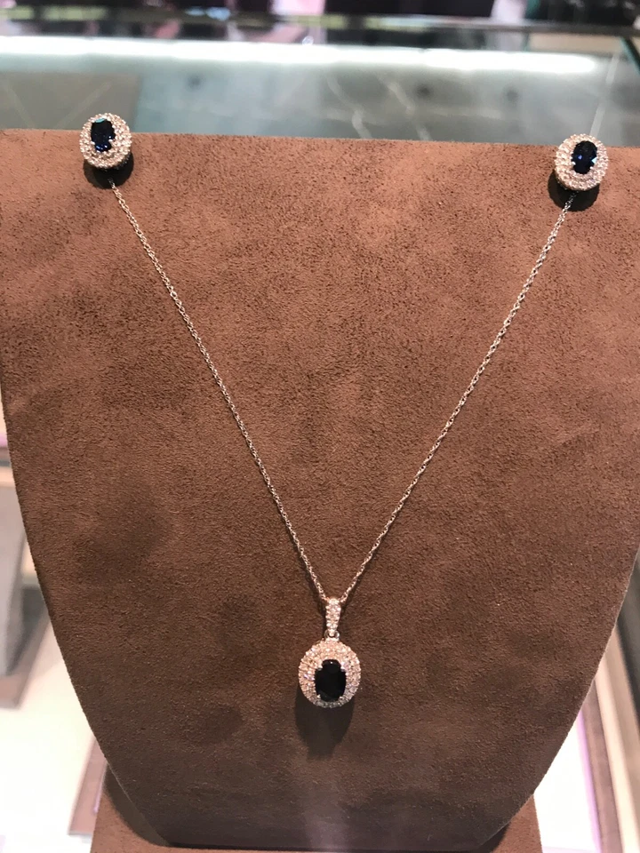 Impresionante conjunto de diamantes zafiro colección Signature de Michael Hill Foto 2 de 4