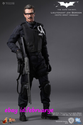 Hot Toys 1/6Mms182 Lt. Jim Gordon (S.W.A.T. Suit Version)Action