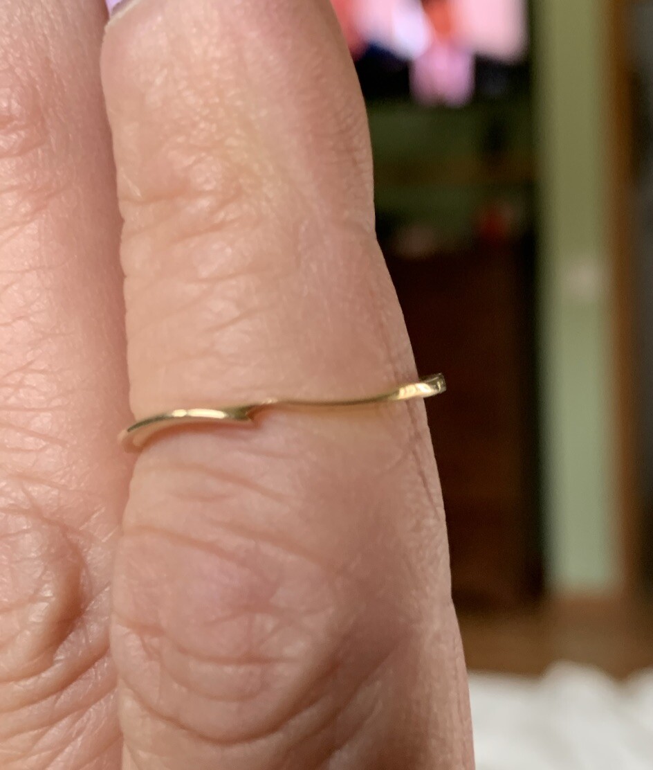 14KT Yellow Gold Band Wave Ring Size 7-