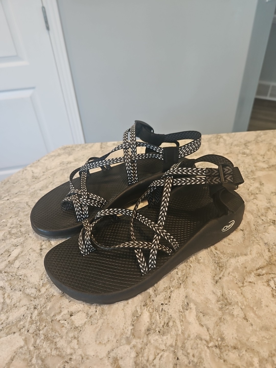 APL Sandali donna Chacos Z Cloud regolabili nero bianco taglia 11 indossati 1 volta