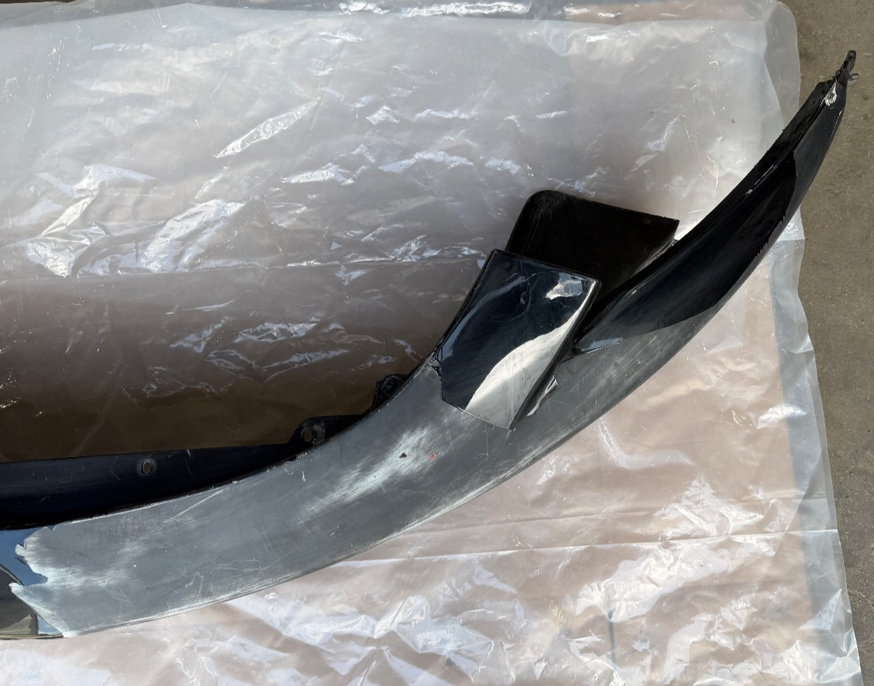 2016-2019 MCLAREN 570S FRONT BUMPER LOWER PORTION 13A6103CP.01 13A6103CP OEM