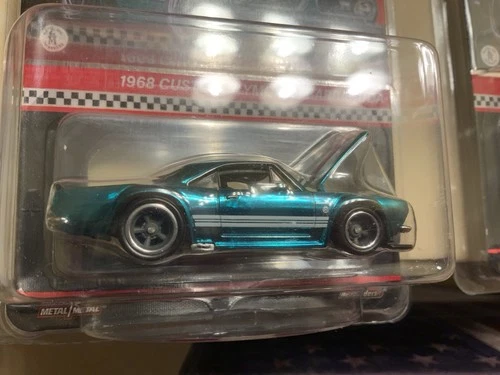 HOT WHEELS RED LINE ‘1968 CUSTOM PLYMOUTH BARRACUDA w.keeper case