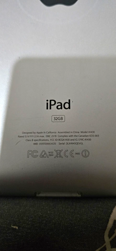 Apple iPad (3rd generation) · 32GB · Cellular, Foto 1 von 4