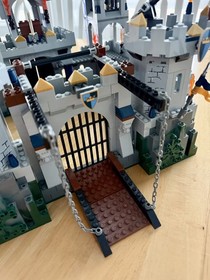 LEGO Castle: King's Castle Siege (7094) 98% Complete