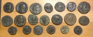 Lotto di 20 monete antiche romane da fine a VF più grandi 22 mm