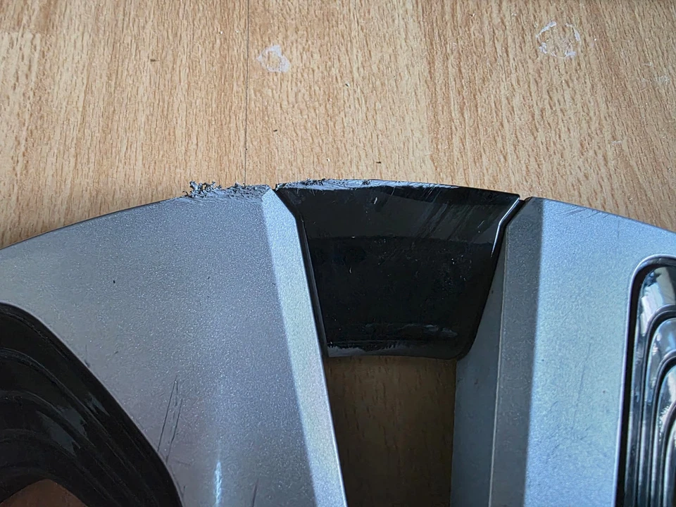 (1x) OEM 2017-2019 Toyota Prius Prime 15" Hubcaps wheel cover P/N 42602-47241 - Image 2 of 4