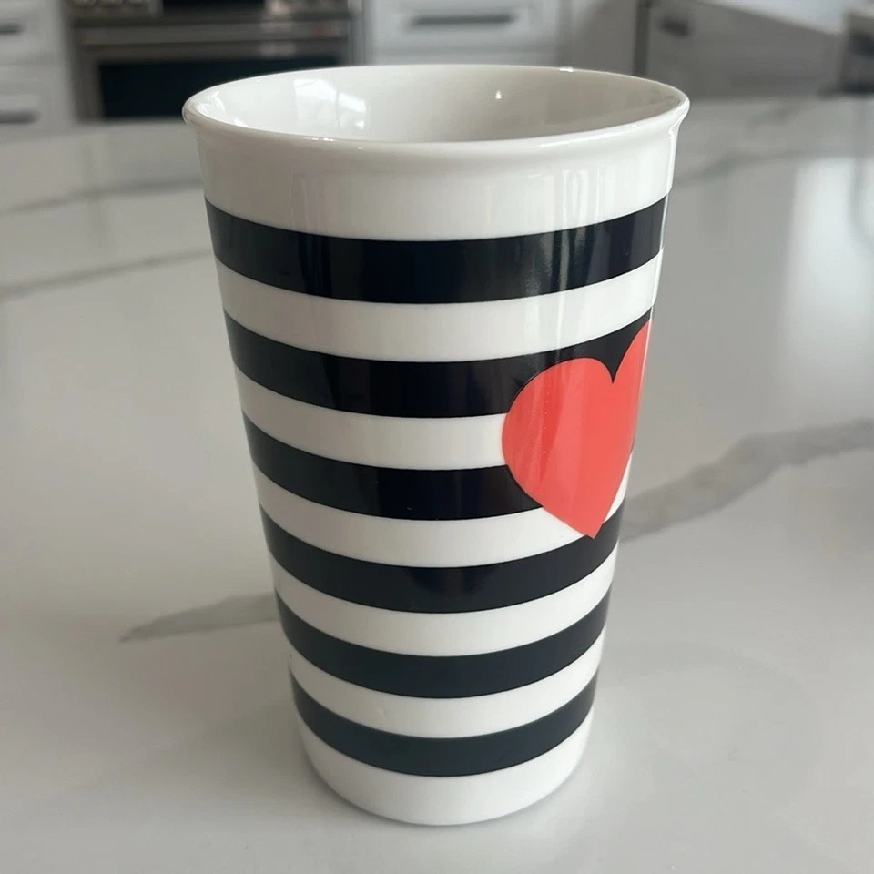 Taza Starbucks 2017 San Valentín Corazón Rayas 17,8 OZ Negro Blanco Rojo Love Cup Foto 3 de 4