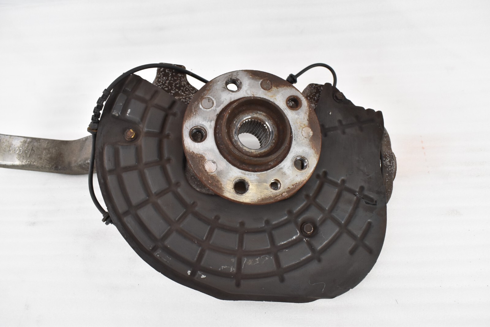 14-17 Maserati Ghibli S Q4 AWD Front Right Side Spindle Knuckle Hub Bearing OEM