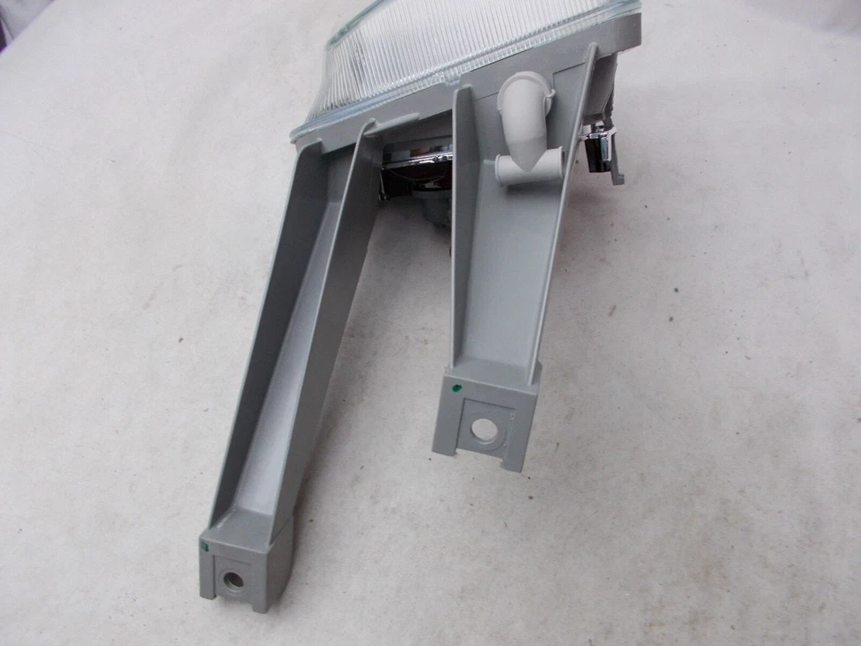 Se adapta a; Faro antiniebla derecho Opel Astra de fábrica OE 90512191 Foto 2 de 4