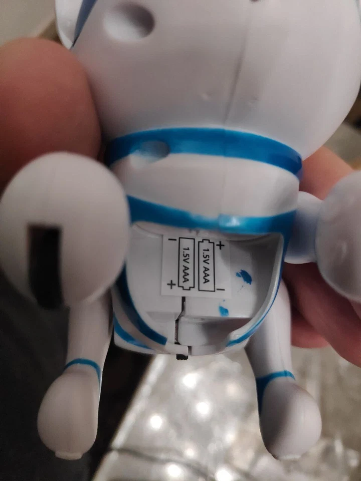 Cane robot da scrivania TEKSTA - Salta, si siede e canta - Immagine 4 di 4