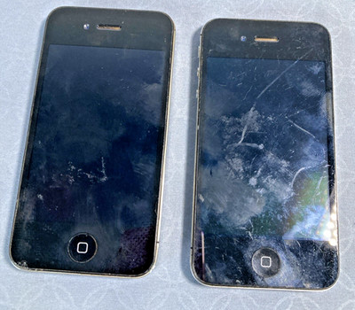 Lot of 2 Apple IPhone A1387 & a1349 For Repairs and Parts