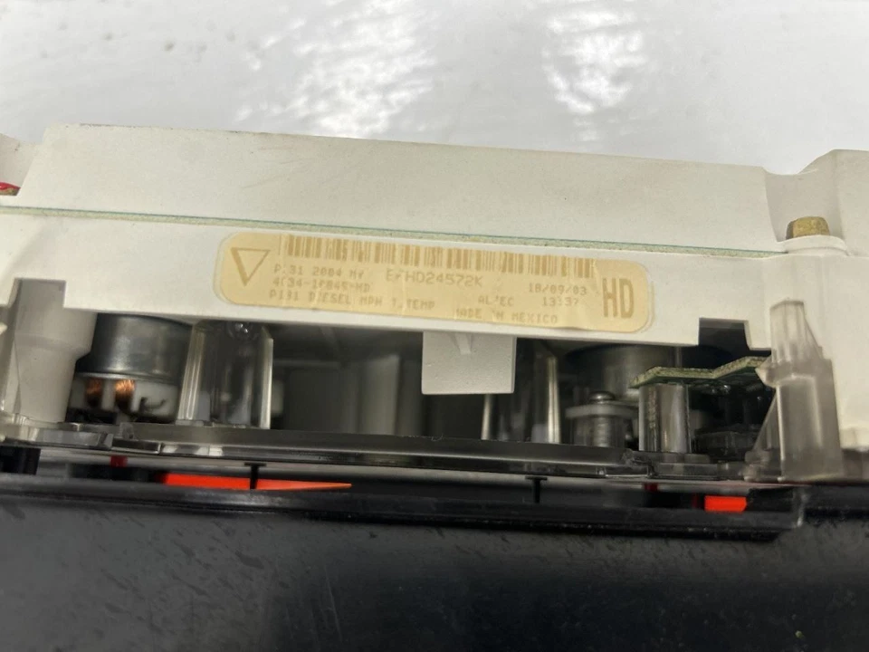 2004 Ford F250SD Pickup Speedometer Cluster MPH Thru 22/11/03 - Imagem 2 de 4