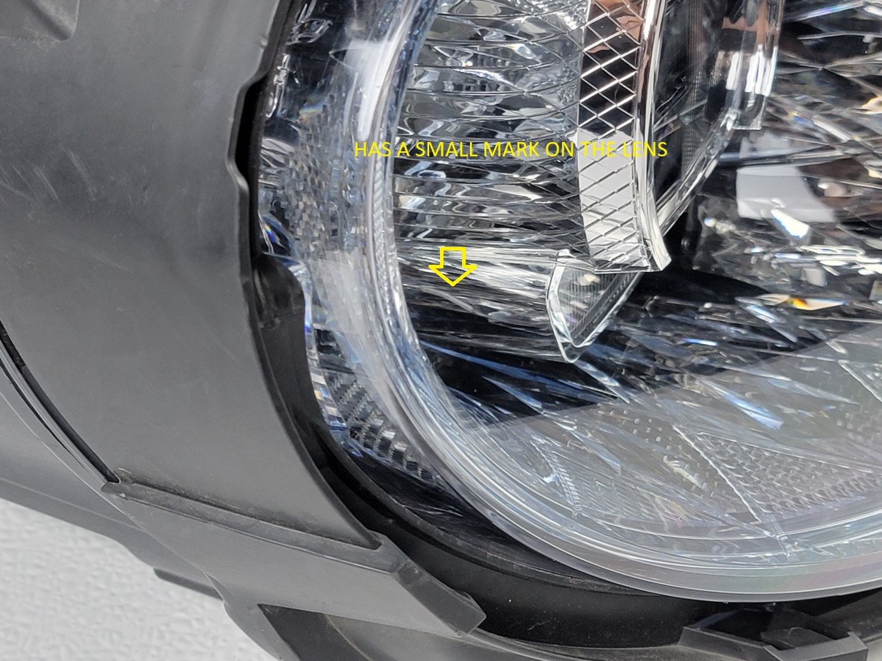 NICE! 2021-2025 BENTLEY BENTAYGA RIGHT SWAROVSKI LED HEADLIGHT OEM 36A941016
