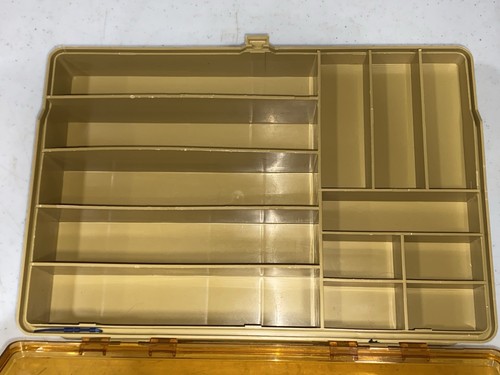 Plano Magnum TackleBox 1122 Maniglia da Viaggio Pieghevole Retro Plastica Organizzatore Clip Pesce - Foto 6 di 6
