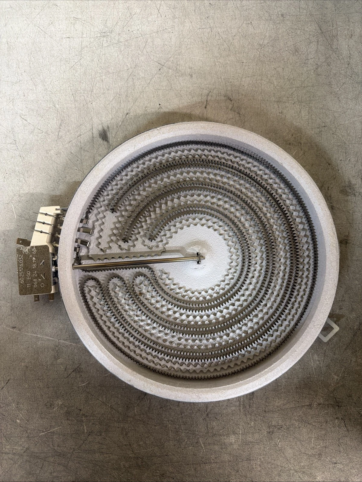 NEW (Taken Off) Frigidaire Range Surface Element PN: 316530001
Opens in a new window or tab
