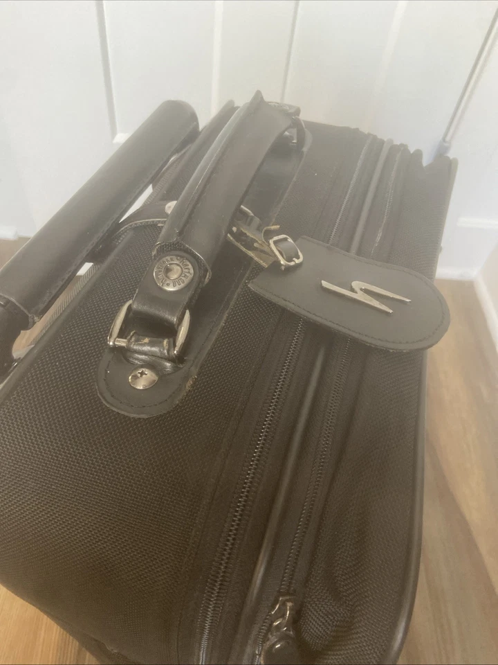 Hartmann 22” expandable Mobilizer Black 502 Black 3520 Two Wheel Luggage NICE - Image 4 of 4